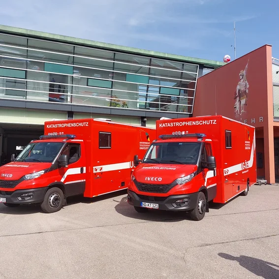 2023.08.24. beide Fahrzeuge UG in Neuburg.jpg