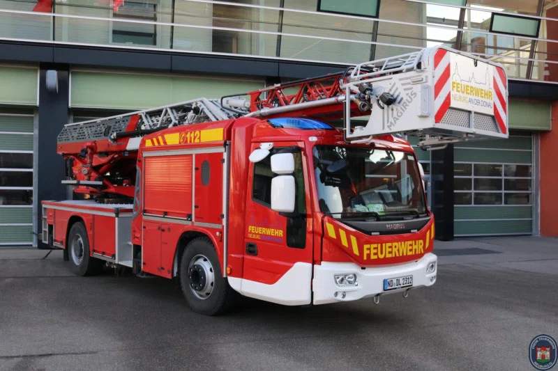 Aufbau Schnelleinsatz-Behälter - Feuerwehr Neuburg an der Donau